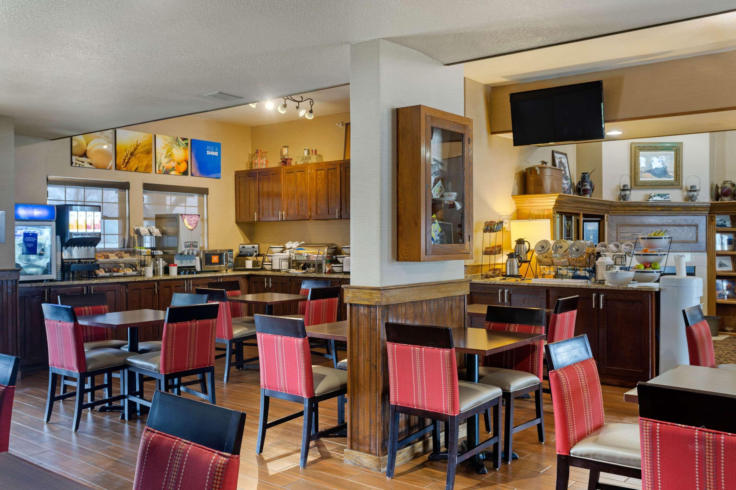 Comfort Inn Marshall Station Bagian luar foto